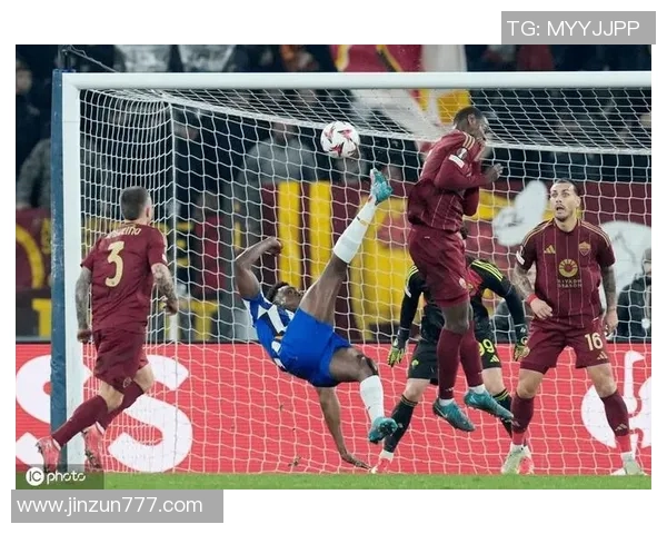 倒钩射门大师再现足球赛场，FF世界中那些震撼球迷的绝妙进球瞬间