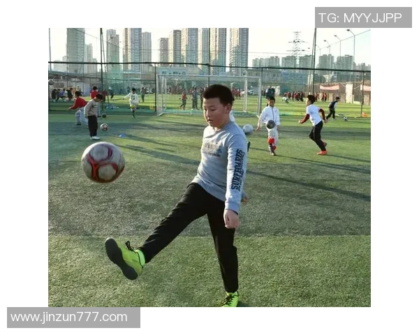 和田足球球星崭露头角 踢出属于自己的精彩足球梦想 和田足球球星崭露头角 踢出属于自己的精彩足球梦想